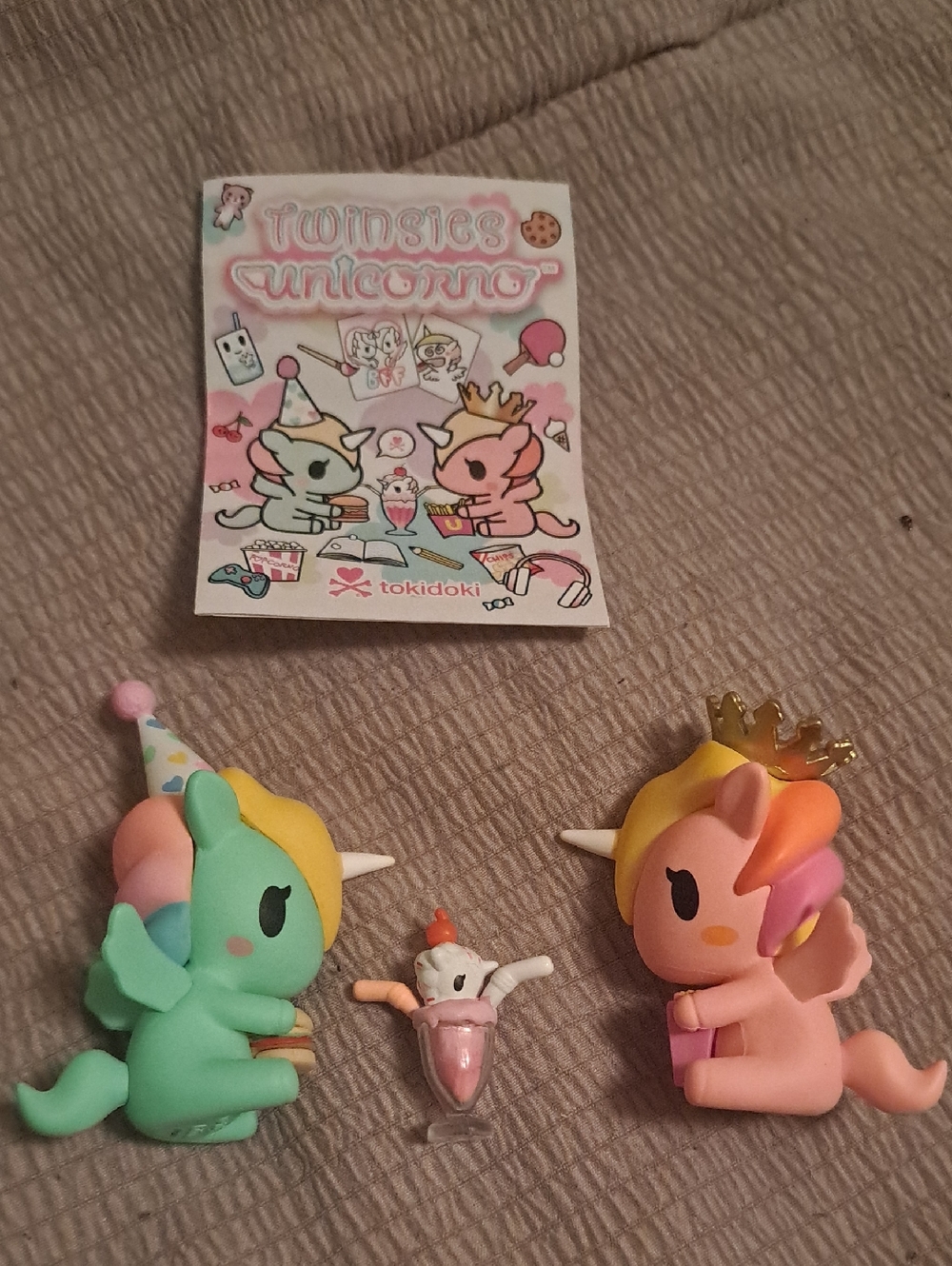 tokidoki Twinsies Unicorno Duo Figurines - Pink & Green with Gold Crown